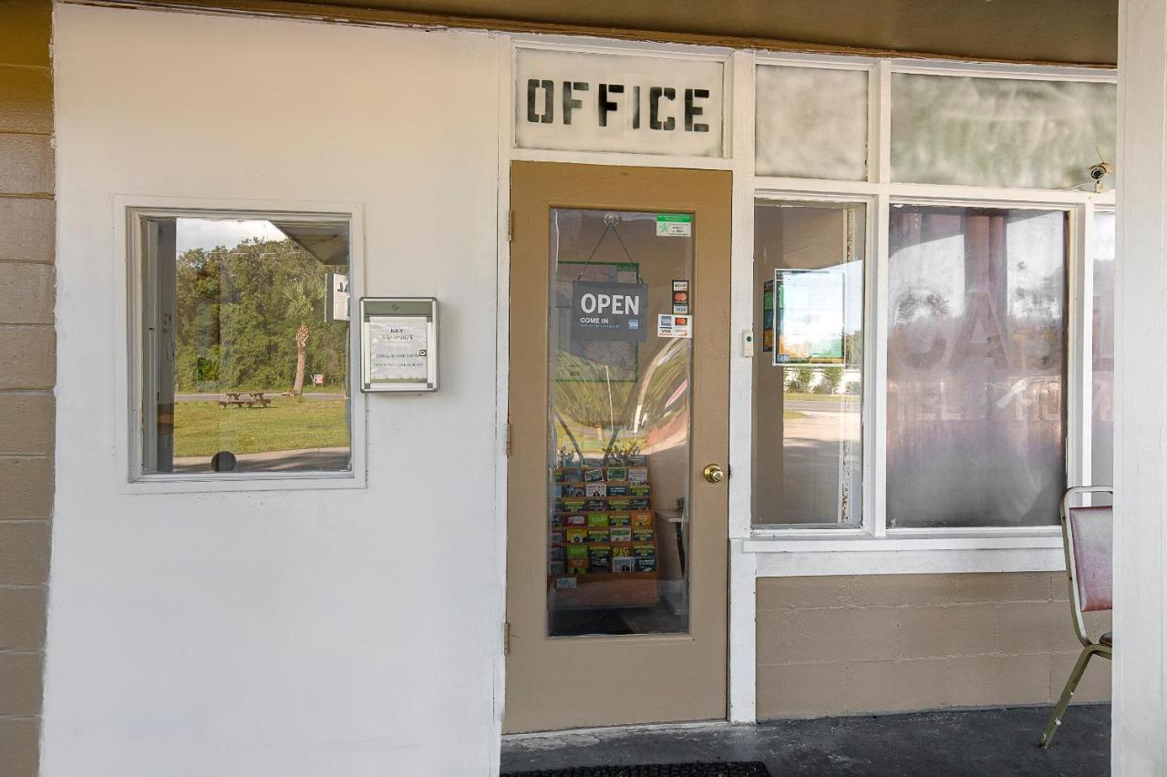 Hotel O Near Fanning Springs State Park Us Hwy 98 Old Town Exterior foto